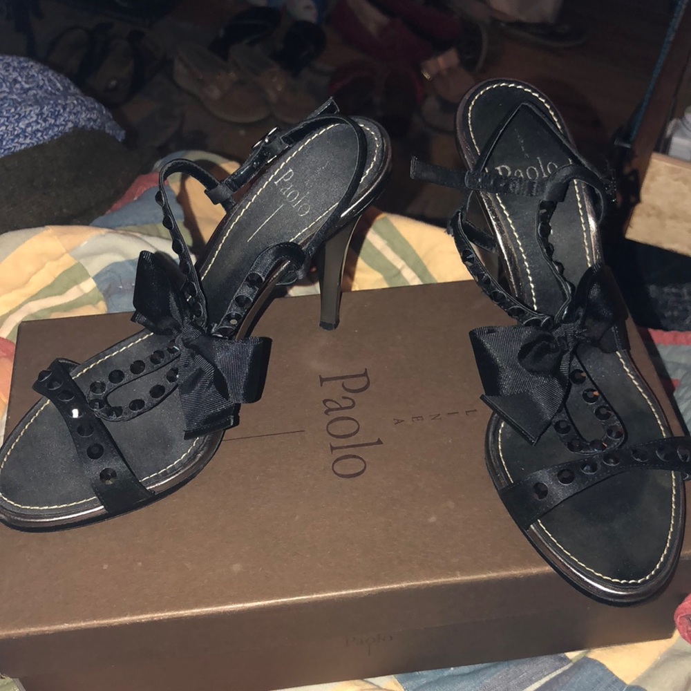 Linea Paolo black heels